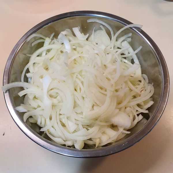 洋蔥兩顆縱切兩顆橫切