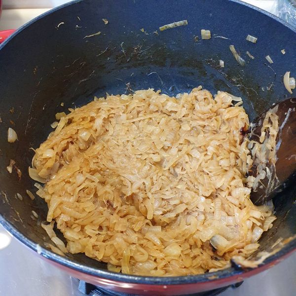 全程要用中火不斷的攪拌, 大約要炒到這個樣子