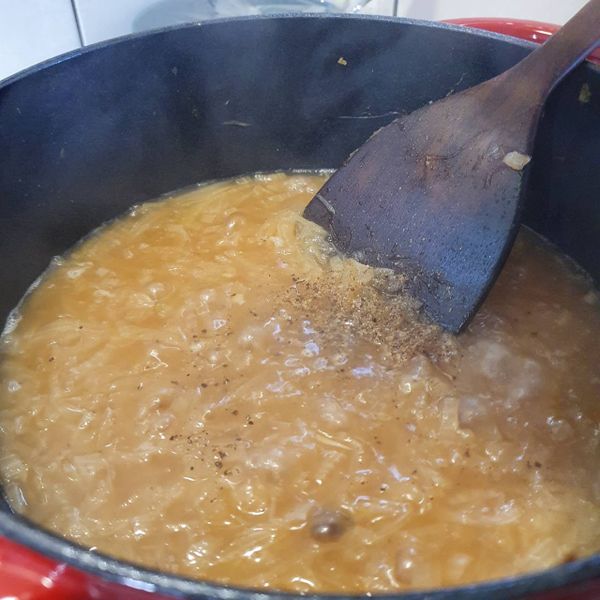 加入適量的鹽及胡椒就可以熄火