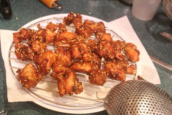 撈出濾油備用。