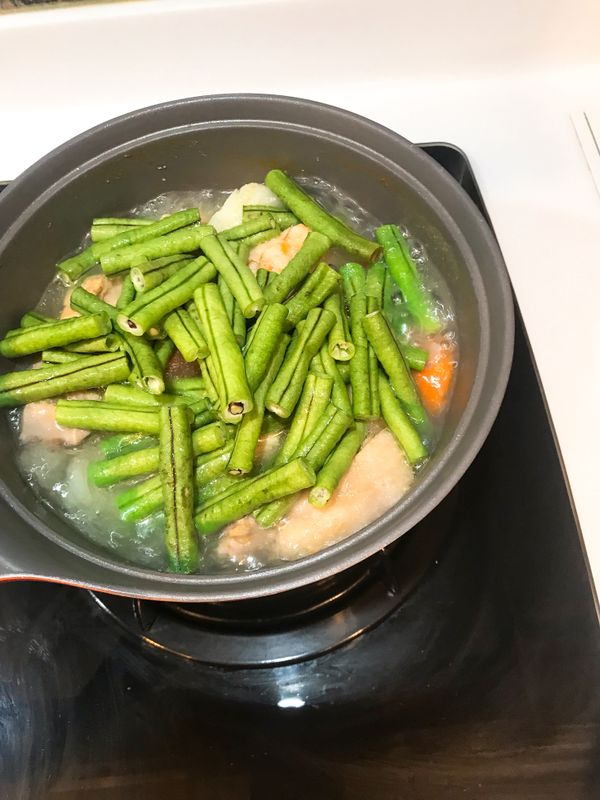 加入切段長豆。