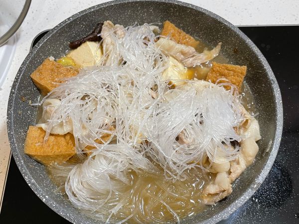 加入冬粉煮熟即完成啦