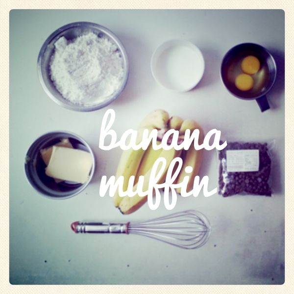 準備食材
1.粉類過篩
2.香蕉弄成泥狀
3.蛋打散
4.無鹽奶油 常溫溶化