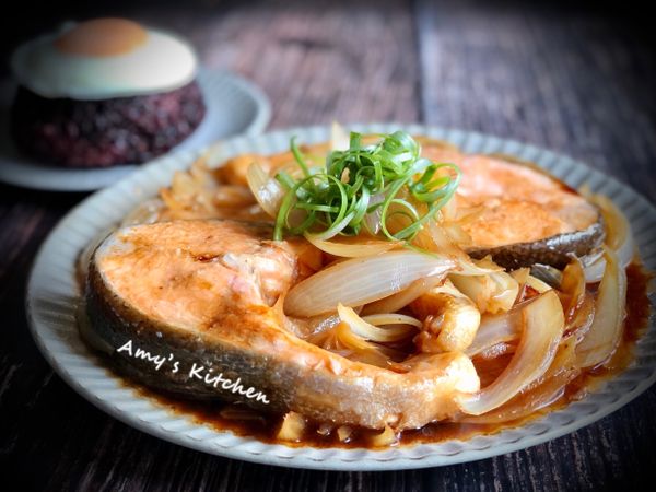 ✅洋蔥燒過很甜搭配醬燒汁鮭魚下飯滑口好吃