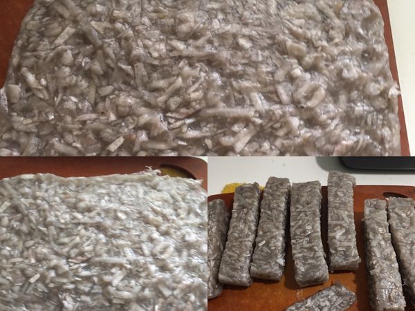 放在沾板上🔪上抹點油就可以切成自己喜歡的大小了。