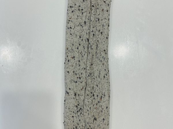 桿開成長方形往中間對摺