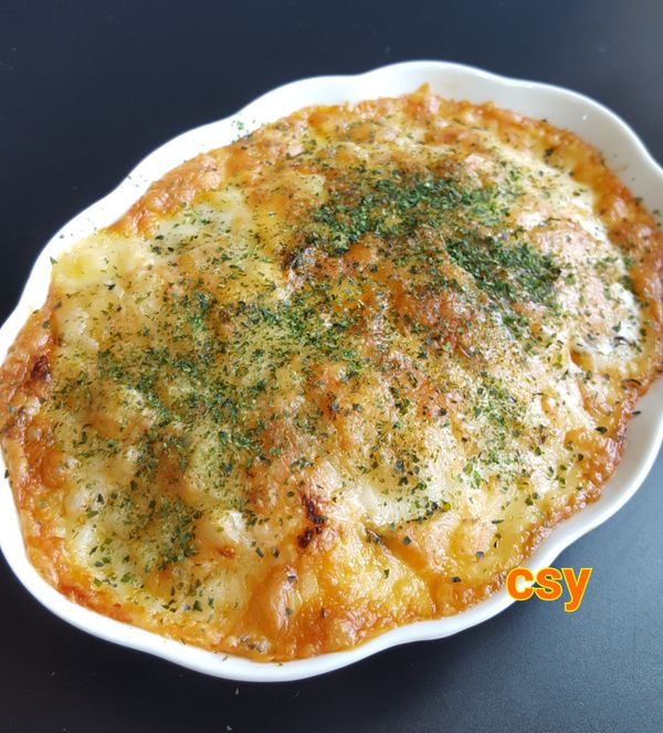 要灑上海苔粉或者是其他喜歡的辣椒粉都可以，起司也不限定