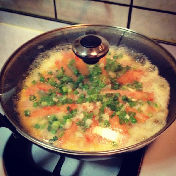 如果使用玻璃蓋，看到蒸氣退去，能清楚看到內容物就可以打開來。