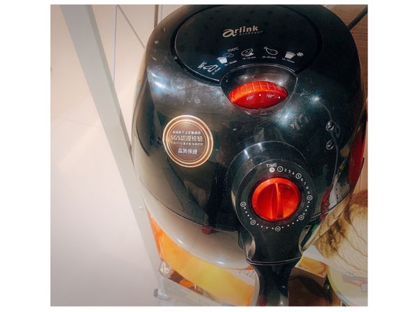 再取出對切，在回鍋氣炸10分鐘，完成✅