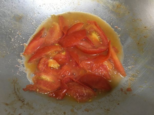 煮到水呈現紅紅的狀態。想要濃點就再煮一下。