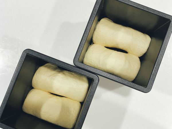 38度發酵至7分滿蓋上蓋
預熱180/200/10分鐘