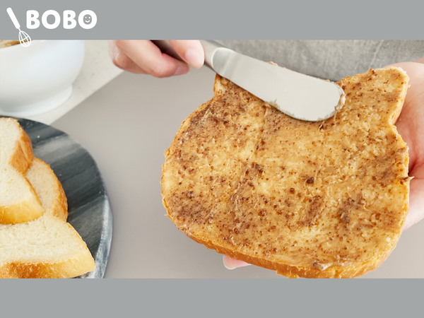 兩面均勻塗抹上黑糖醬。
多寡可以自行決定，個人覺得多一點比較香。