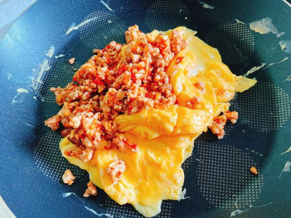 加入麻婆醬拌炒