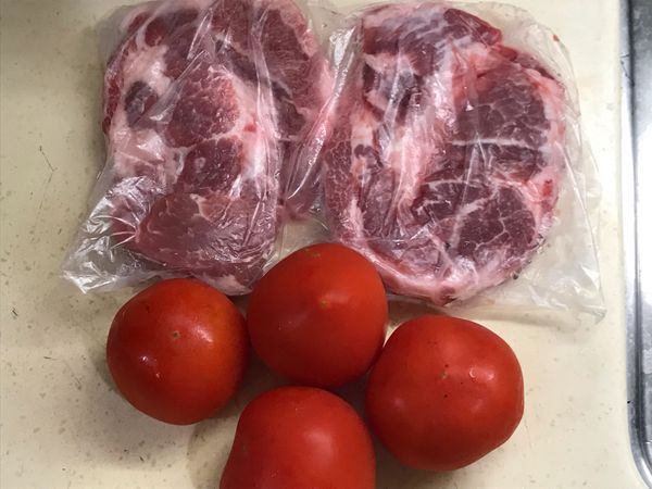 沒下肉切塊，番茄1開6或1開8。