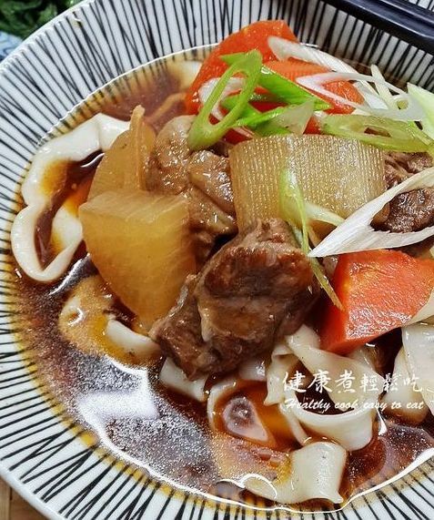 煮自己喜歡的麵條，一起來碗家常牛腩麵