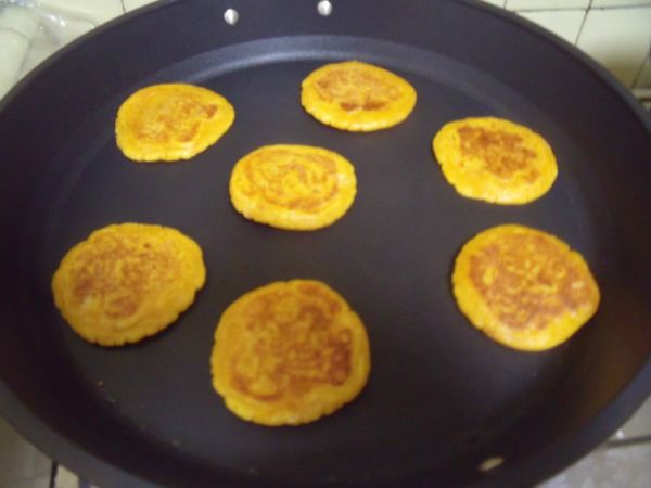 兩面金黃即可。