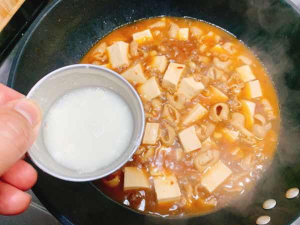 淋香油，撒上蔥花辣椒即可