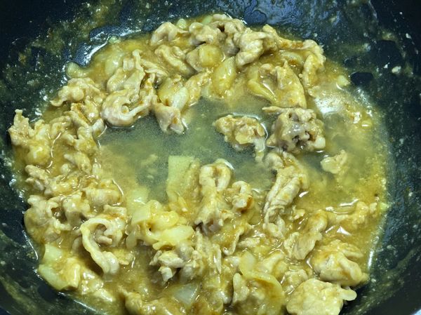 若湯汁被煮乾可酌量加水調整濃稠度。

加水的時候不要一次加太多，以免過稀。大概一次+50 CC即可。