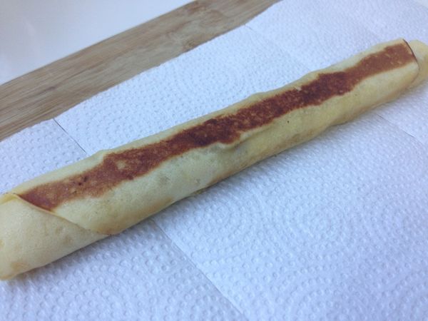 放梢涼後切成一小捲一小捲的。