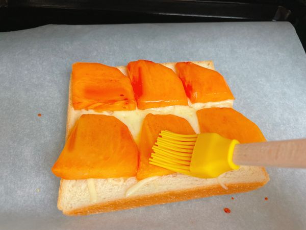 刷上蜂蜜水，再烤2-3分鐘，完成✅