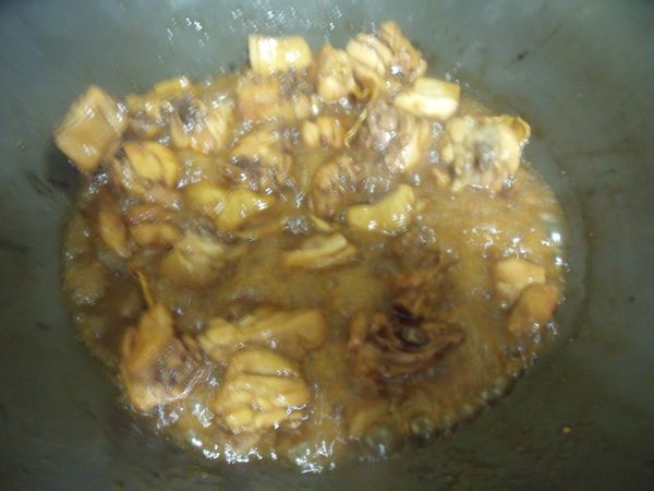 汁收至濃稠,剩約至1/4左右即可。