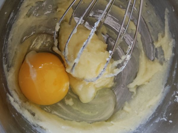 拌至順滑+雞蛋