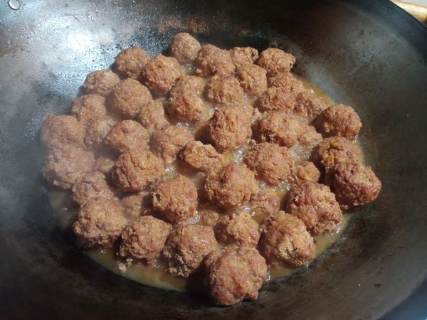 大約二十分鐘後
水位低於肉丸一半即可關火