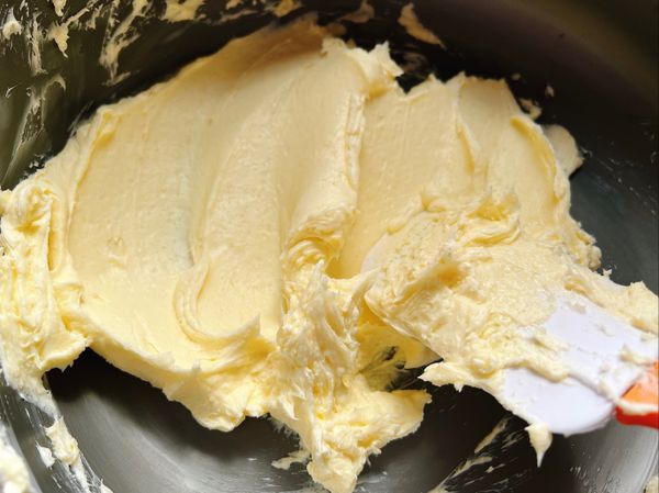 攪拌至無顆粒狀態