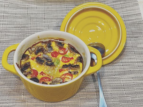 將混合完成的材料放入烤箱
上150度下200度烤20分鐘
上下皆170度烤20分鐘
請自行觀察烤至熟透即可