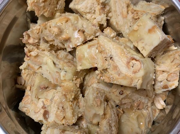 趁還熱熱的時候，放進你們喜歡的盤子或鍋子內縮型，就完成囉