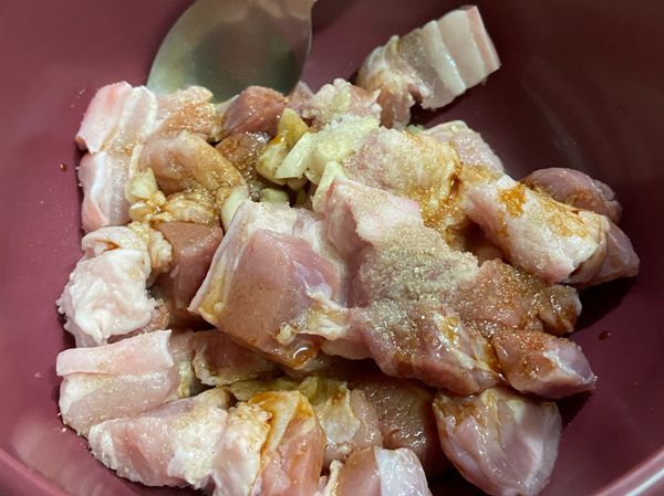 調味&amp;醃製 抓一抓入味
放冰箱醃製一晚