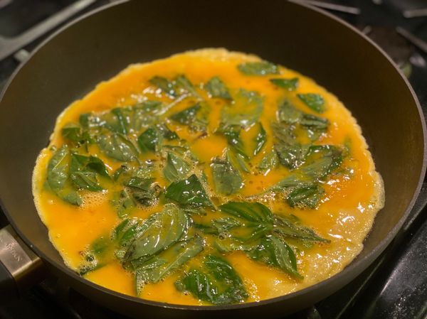 熱鍋下橄欖油 下蛋液