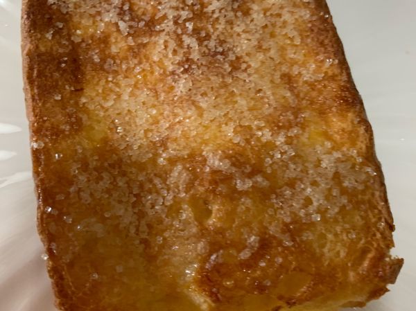 烤完在吐司面洒上粗沙糖也可以淋上楓糖