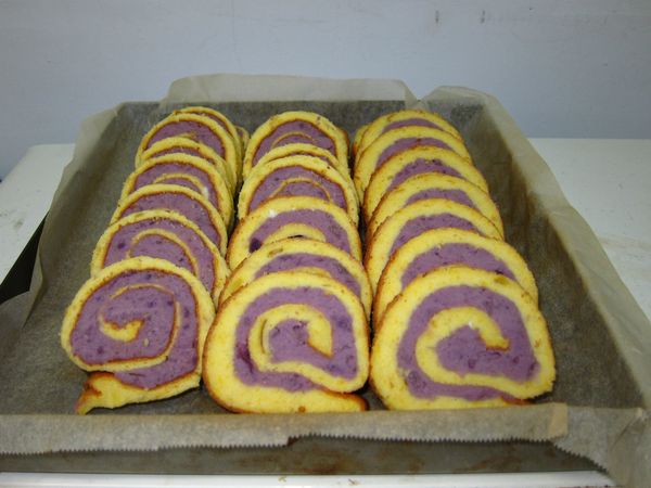 入冷藏等略定型切塊。
這些材料我做成2包芋頭蕃薯泥，另一包冰冷凍另為它用。