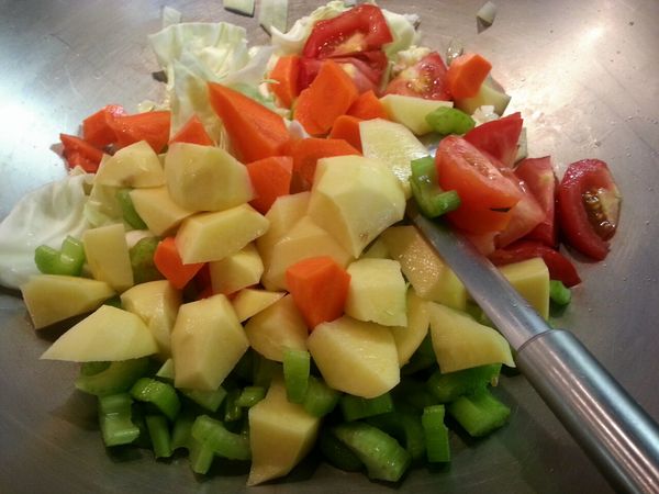 下所有蔬菜炒約15分鐘至軟。