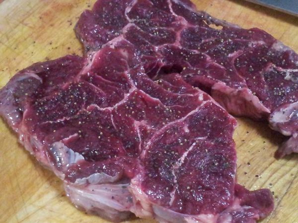 同時間~牛肉先撒上海鹽.黒胡椒