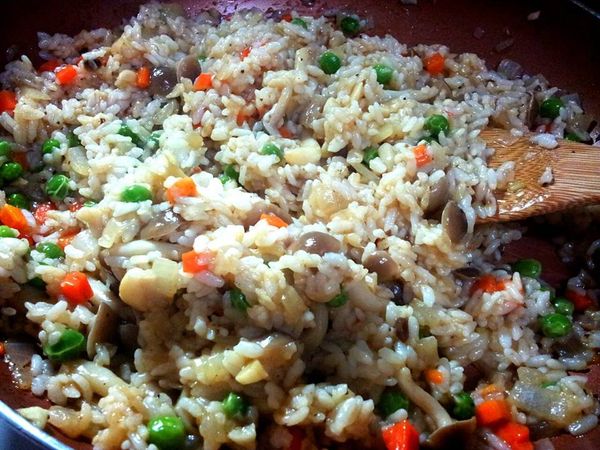 燉飯中可加一些起司條 少許鹽巴 撒上黒胡椒 就可起鍋