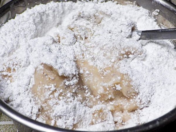 再加入地瓜粉攪拌再加入熱水