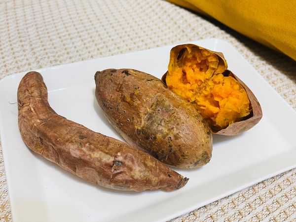 30分後完成🥳 
香氣四溢又稍微出蜜的綿密烤地瓜快趁熱吃吧！