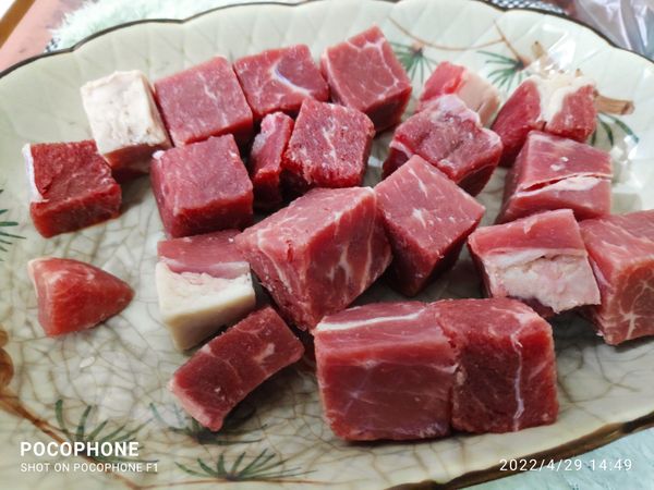 奶油置放於氣炸鍋肉鋁箔紙內
熱鍋200°等奶油化開