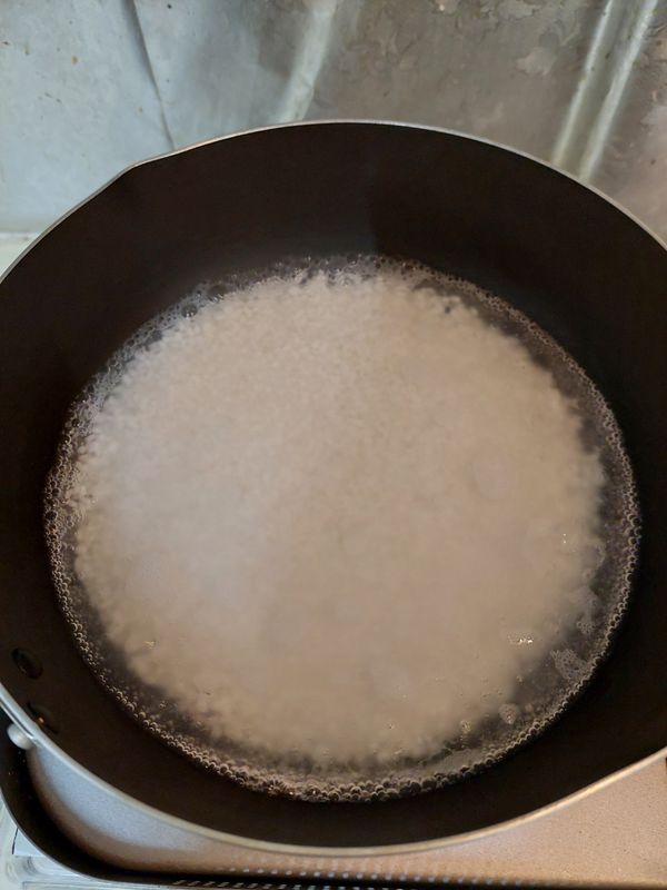 沸騰後轉中火煮4分鐘，期間不上蓋，可攪拌幾2次