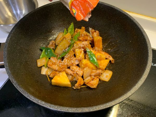 起鍋前撒入芝麻裝飾（芝麻添味）