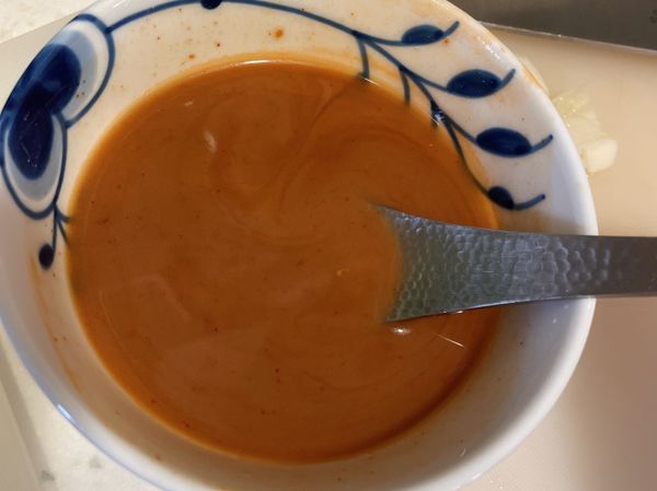 青椒洗淨切片備用
蒜頭洗淨切碎備用
調味料全部拌勻備用