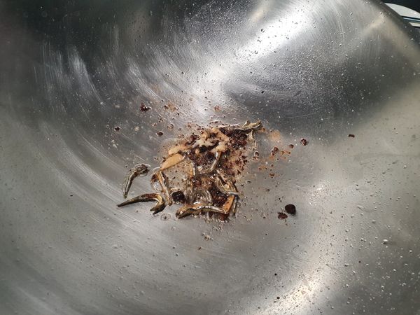 爆香薑，S＆B生蒜泥醬，豆豉，小魚乾