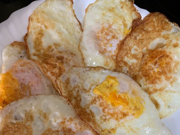 小心不要煎過熟，因為還要再煮的