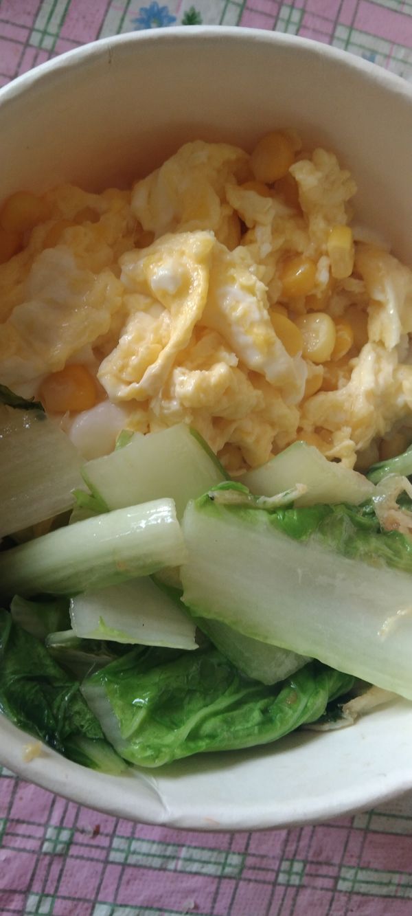 盛玉米飯,擺菜,玉米蛋