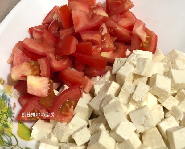 放置盤裡備用。