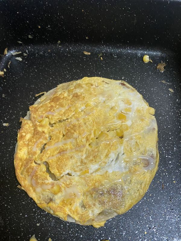 最後擠上鷹牌煉奶。鹹甜好吃☺️☺️