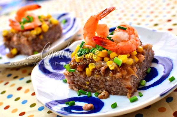 灑上一些韭菜末排盤，就是好吃的山珍海味芋籤糕。

4C規格中之 粒粒飽滿、清脆口感、專業切割、色澤鮮黃。 鑽石級4C規格的頂級玉米盡在「綠巨人」 更多玉米美味資訊請上 https://www.facebook.com/greengiant.tw 上傳玉米食譜搶萬元禮卷、分享食譜再抽好禮 活動詳細請上 : http://pr.icook.tw/greengiant 