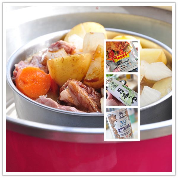 加入適量的水及金門高梁與其他[醬料]調味，外鍋水約2米量杯